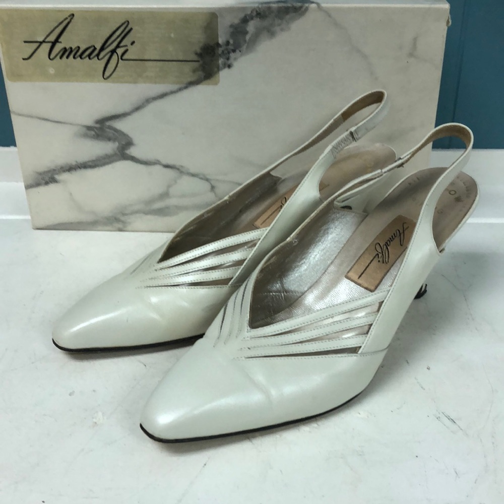 Vtg Amalfi ivory porcelin luster calf leather women’s size 7.5B